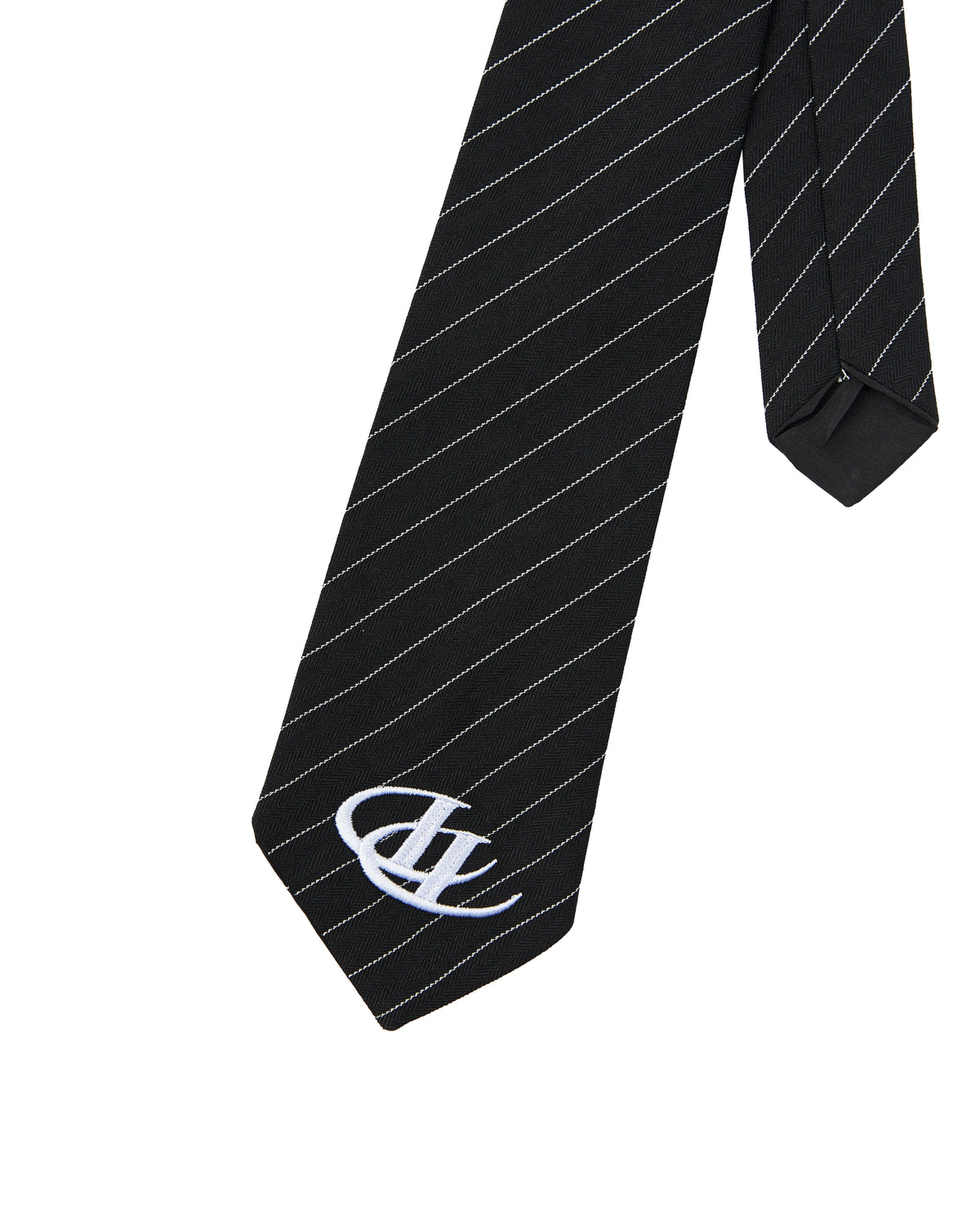 cravat đen 2.jpg